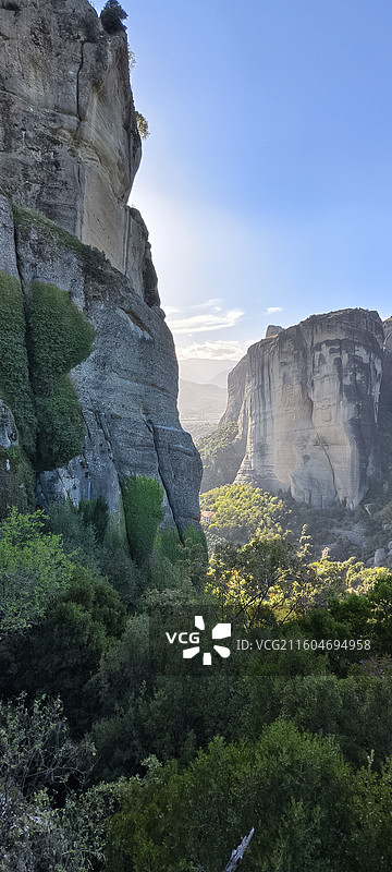 希腊色萨利大区特里卡拉州～天空之城·梅黛奥拉-矗立的巨型砂岩柱图片素材