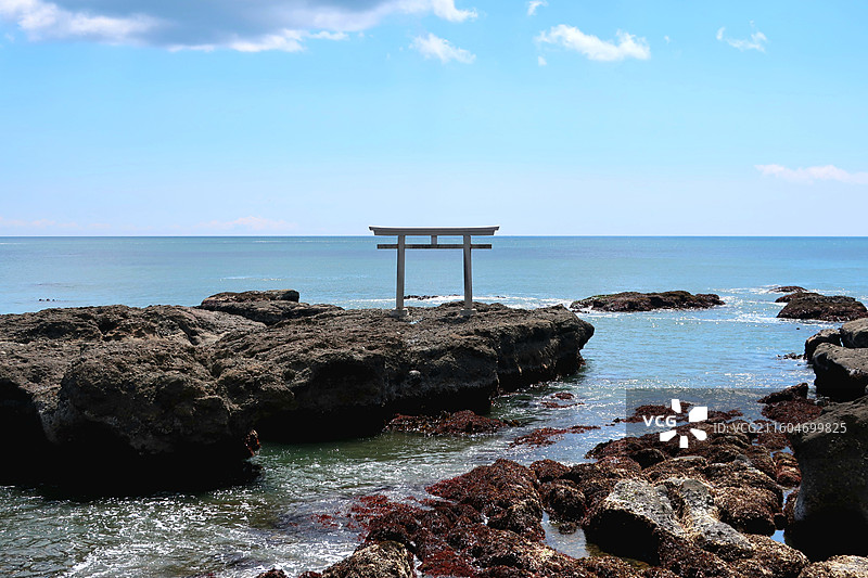 日本茨城县东茨城郡大洗町，大洗磯前神社的海中鸟居图片素材
