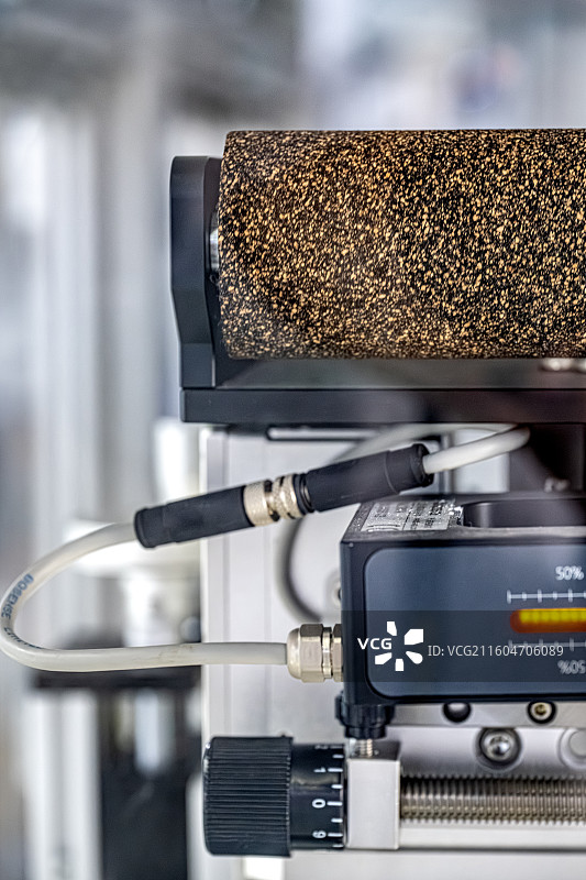 海克斯康复卷检测平台 锂电池极片及隔膜表面质量检测方案 新能源汽车和储能电池产业链质量控制工艺图片素材