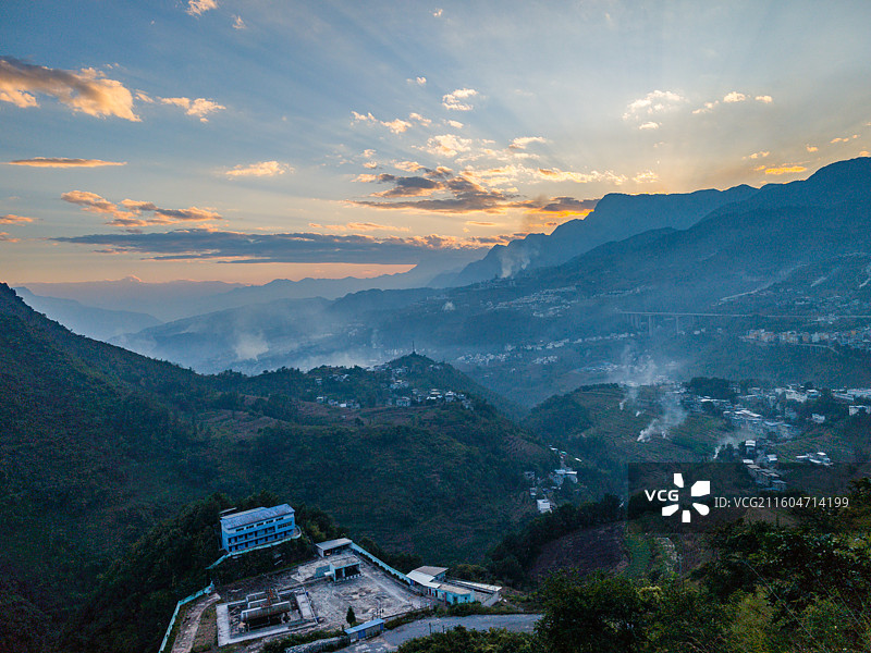 四川省凉山州雷波县龙头山日落图片素材