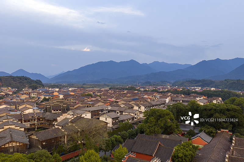 航拍江西鹰潭龙虎山风景区上清古镇景点城镇建筑旅游风光图片素材