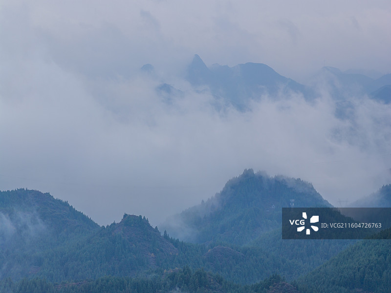 六盘水钟山区梅花山云海云雾缭绕图片素材