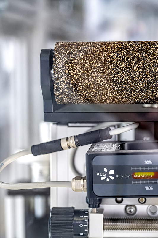 海克斯康复卷检测平台 锂电池极片及隔膜表面质量检测方案 新能源汽车和储能电池产业链质量控制工艺图片素材