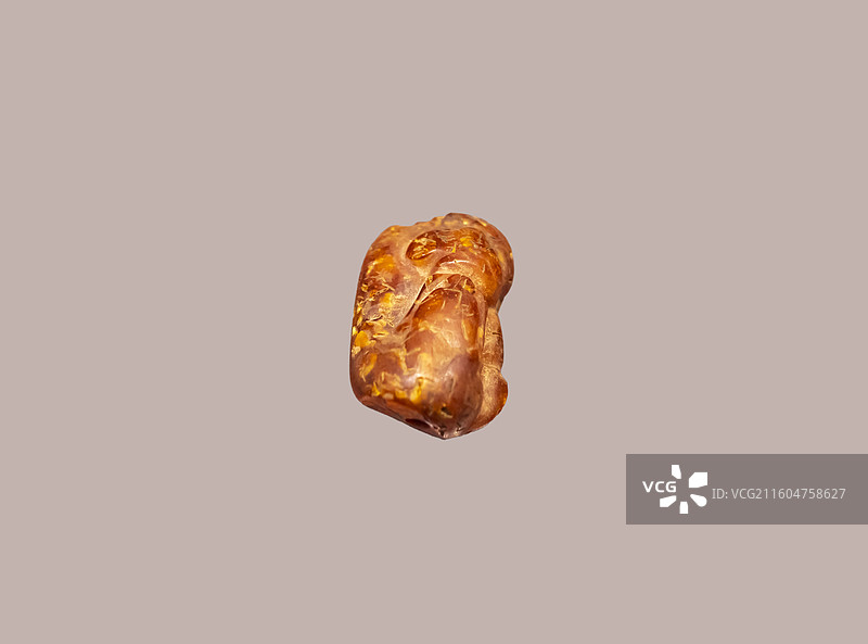 卧兽蜜蜡香坠 金 固安县于沿村宝严寺地宫 廊坊博物馆图片素材