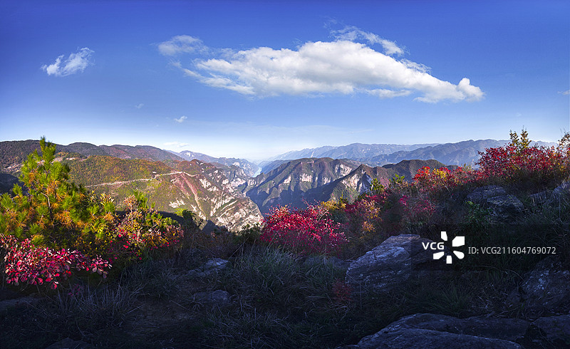 重庆巫山神女景区：一抹红霞映峡江图片素材