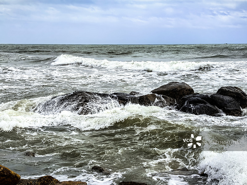 中国海南省万宁市日月湾景区，万宁日月湾海门石景区图片素材