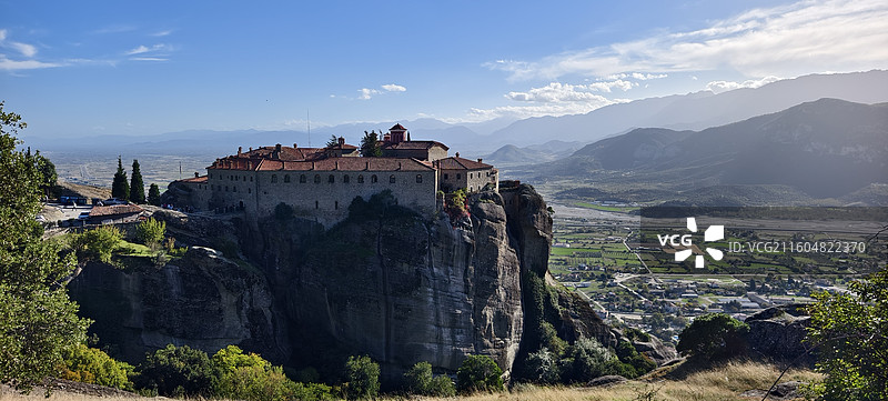 希腊天空之城～梅黛奥拉-圣斯蒂芬修道院，海拔528米，为女修道院，历史可追溯到12世纪图片素材