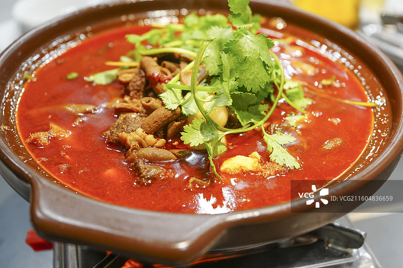 牛三鲜，宜昌牛三鲜，牛杂煲，牛杂，砂锅牛杂，热菜，烧菜，宜昌菜，湖北菜，鄂菜，美食，美味，大众菜图片素材