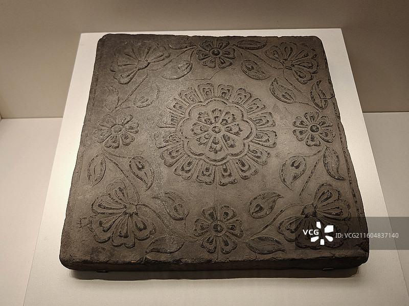 牡丹纹方砖 唐代 黑龙江宁安渤海上京城遗址出土 中国国家博物馆藏图片素材