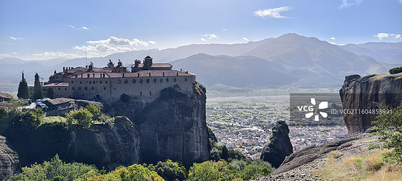 希腊天空之城～梅黛奥拉-圣斯蒂芬修道院，海拔528米，为女修道院，历史可追溯到12世纪图片素材