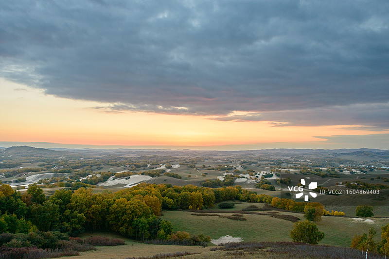 内蒙古赤峰乌兰布统汗苏鲁大草欧式草原日落图片素材