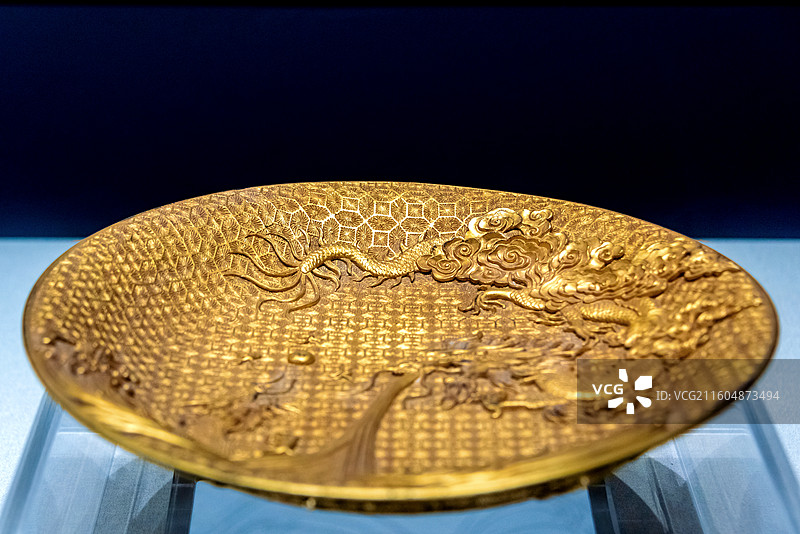 中国广西壮族自治区博物馆馆藏金锦龙纹盘图片素材