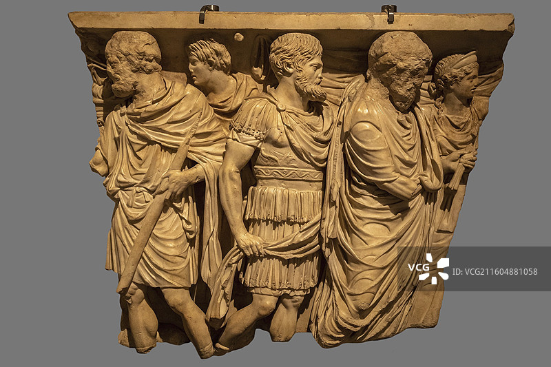 辽宁省博物馆“古罗马时期女性主题文物展”：婚礼场景石棺残片（公元2世纪中叶，帕里安大理石）图片素材