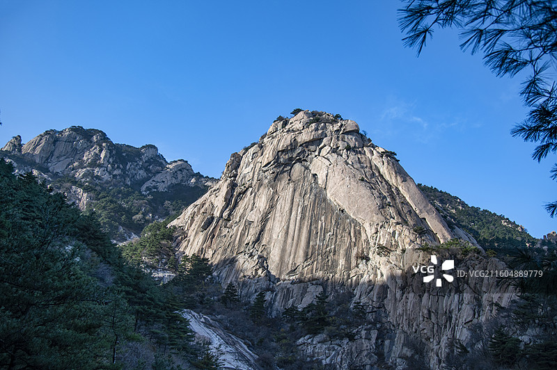 中国泰安 泰山风景名胜区内的天烛峰图片素材