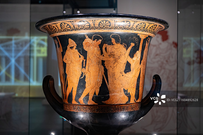 保罗和亚历珊德拉·卡内洛普洛斯博物馆藏红绘双耳喷口混酒器图片素材