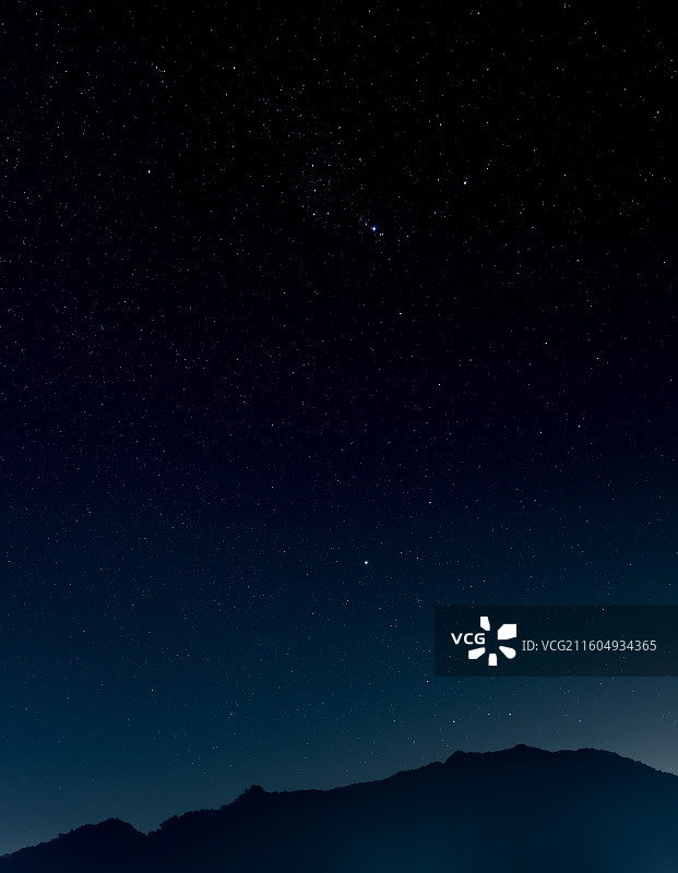 清远桃花湖星空夜景低视角图片素材