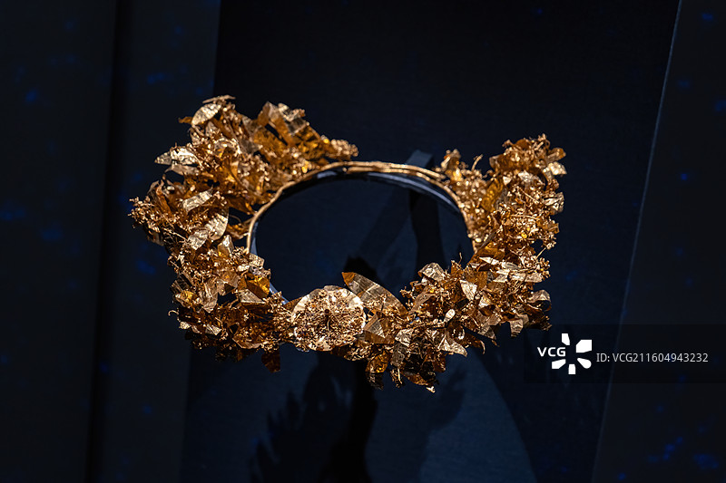 塞萨洛尼基考古博物馆藏金桃金娘花环图片素材