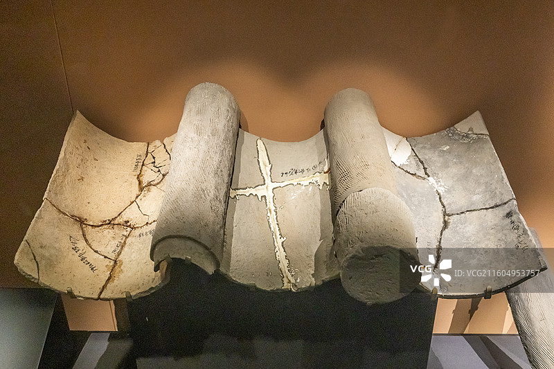 湖北省博物馆陶筒瓦战国时期江陵纪南城出土图片素材