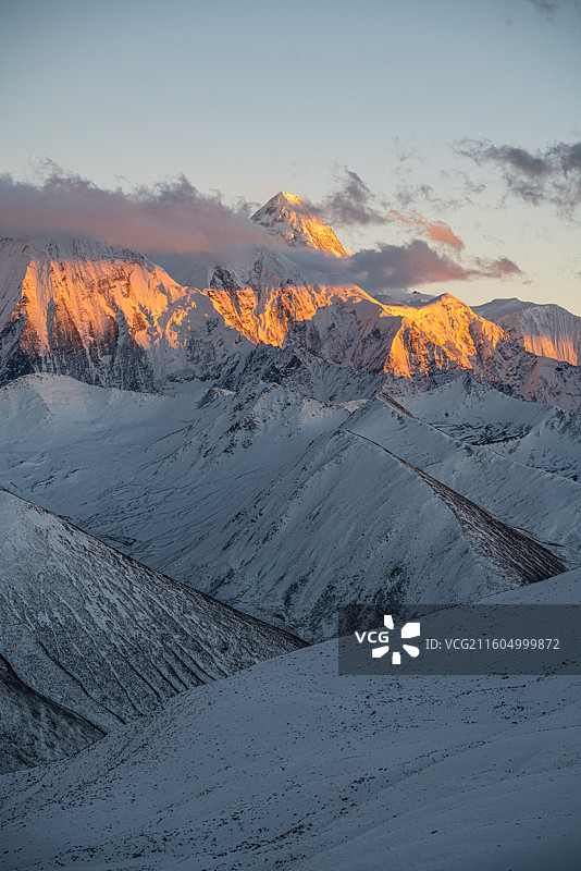 木雅措望贡嘎雪山主峰木雅贡嘎日照金山图片素材