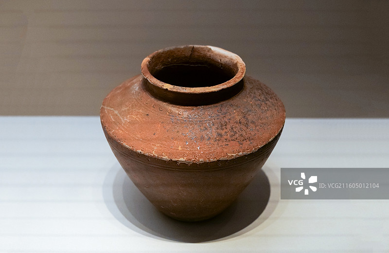 原始瓷罐 商代 1973年江西清江吴城出土 中国国家博物馆“古代中国基本陈列”图片素材