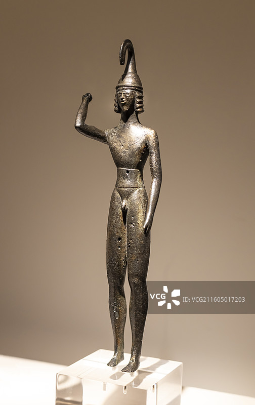 青铜勇士小雕像 奥林匹亚宙斯圣地 公元前7世纪初 希腊国家考古博物馆图片素材