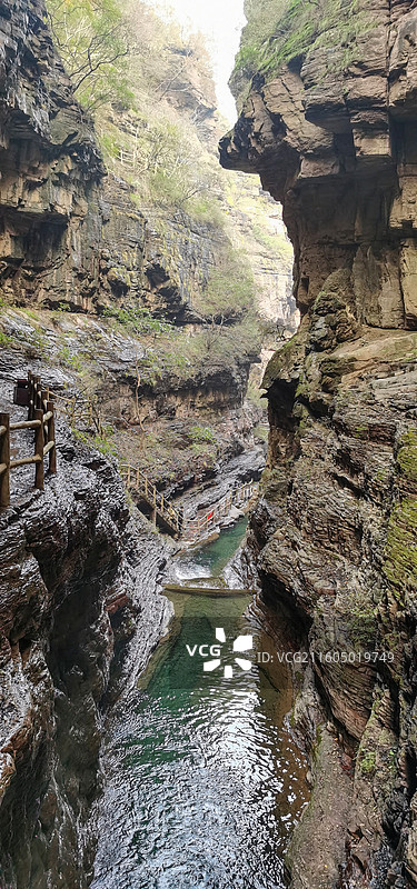 河南关山国家地质公园峡谷风光（拍摄于河南辉县）图片素材