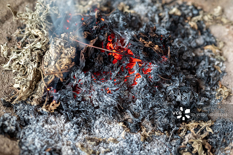 燃烧艾草 艾草燃烧 点燃艾草 艾叶图片素材