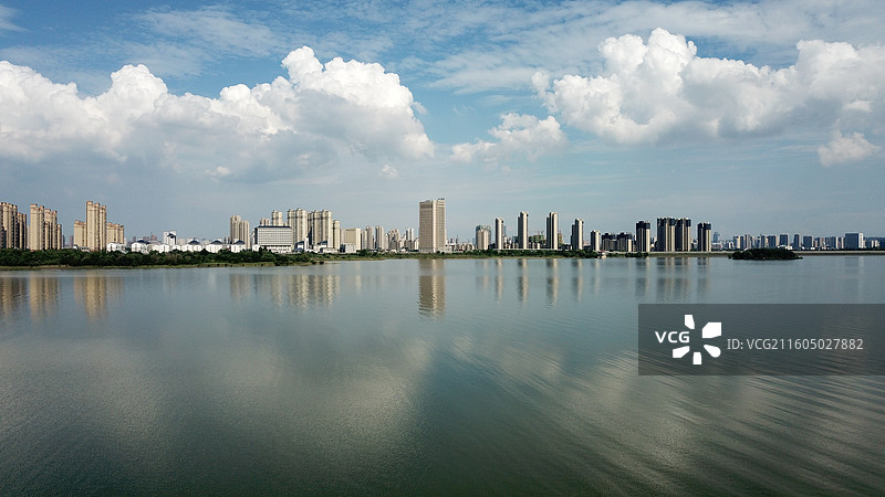 合肥庐阳区董铺水库城市大景图片素材