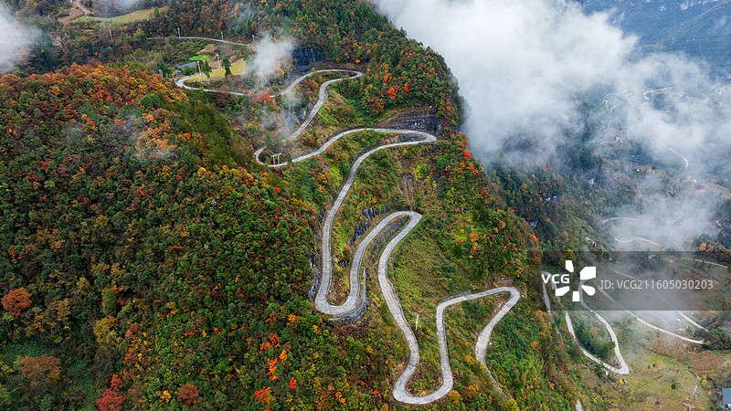 湖北恩施双石公路（恩施双河至石窑）层林尽染，美不胜收图片素材