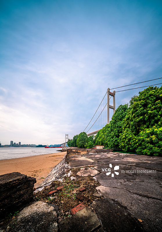 虎门威远炮与虎门大桥图片素材