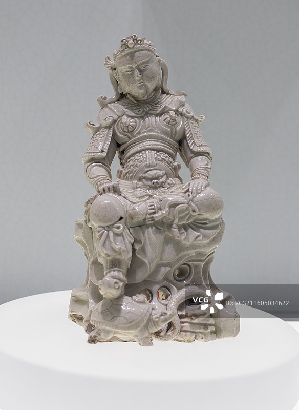 武汉博物馆藏明代白釉真武大帝坐像图片素材