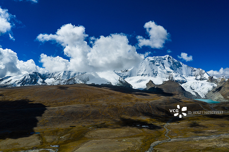 西藏冷布岗日峰图片素材