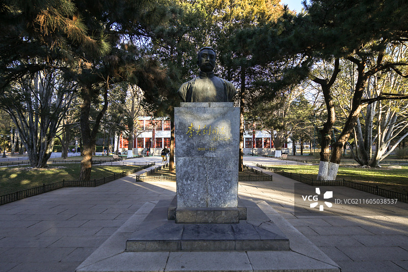 北京大学李大钊像图片素材