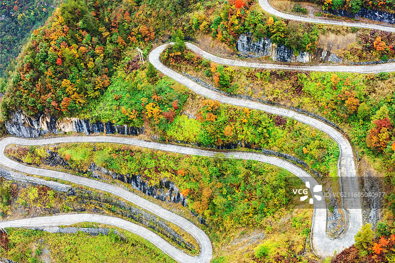 湖北恩施双石公路（恩施双河至石窑）层林尽染，美不胜收图片素材
