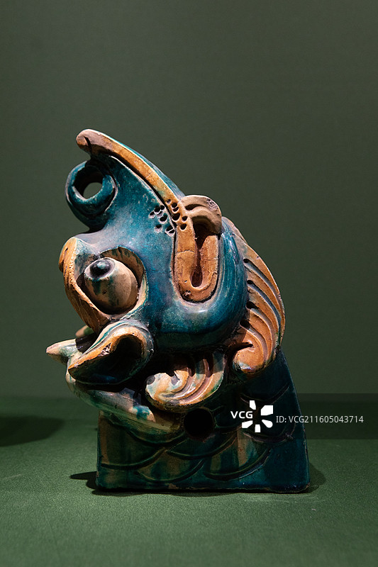 故宫百年守护展明三彩琉璃套兽图片素材