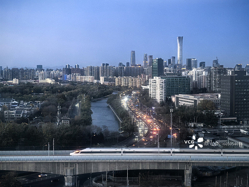 水畔车潮  天际樽影图片素材