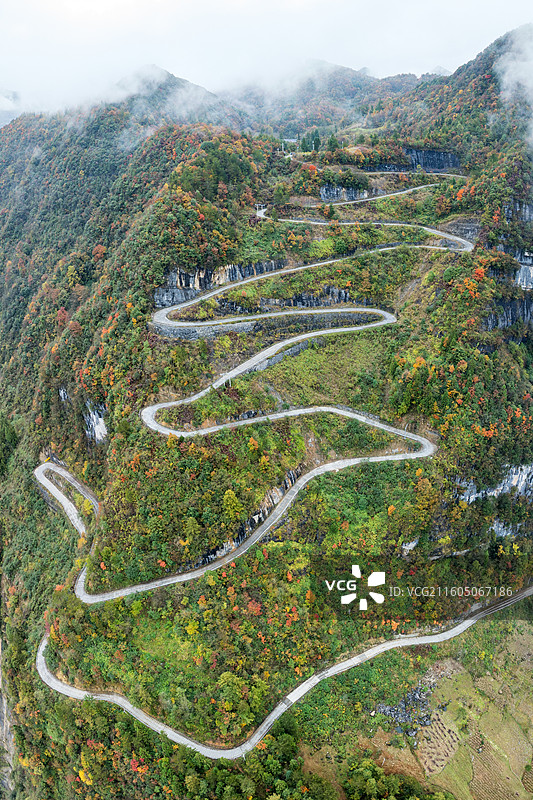 湖北恩施双石公路（恩施双河至石窑）层林尽染，美不胜收图片素材