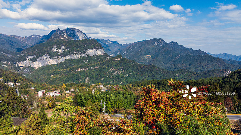 湖北恩施太阳河乡石乳关深秋时节色彩斑斓美如画卷图片素材