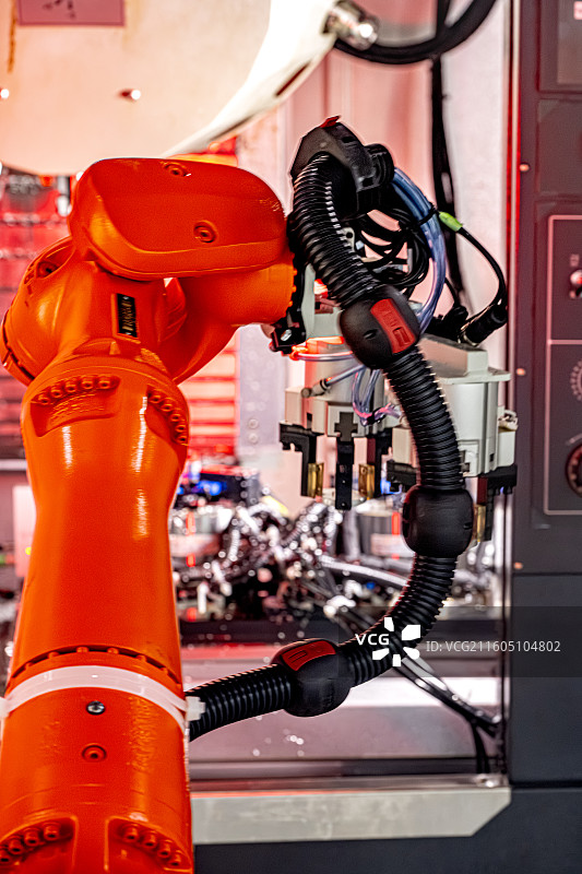 海克斯康工业机器人机械臂操作数控机床清洗机测量机组成黑灯工厂解决方案 工业4.0新质生产力图片素材