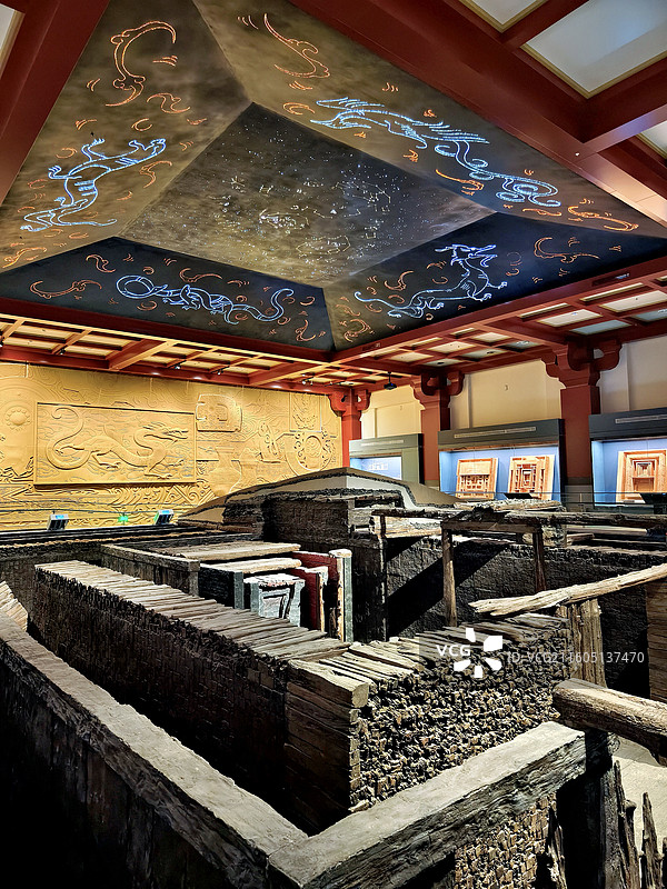 北京市丰台区，北京大葆台遗址博物馆内的大葆台西汉墓遗址（中国最早发现的大型“黄肠题凑”墓葬）图片素材