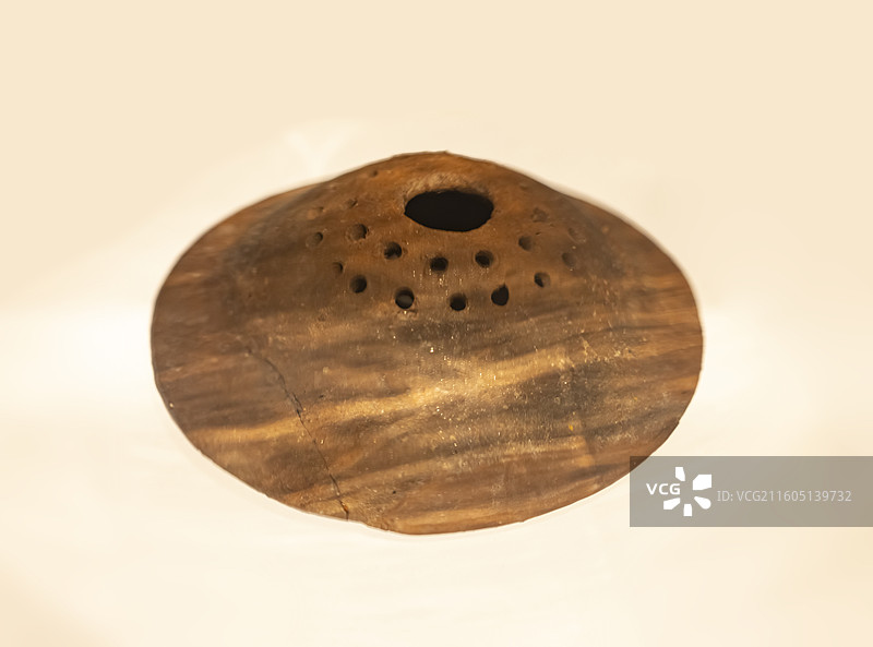 有孔过滤器陶罐香炉 锡拉岛的阿克罗蒂里 公元前16 世纪 希腊国家考古博物馆图片素材