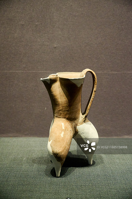 陕西历史博物馆 新石器时代 白陶鬶图片素材