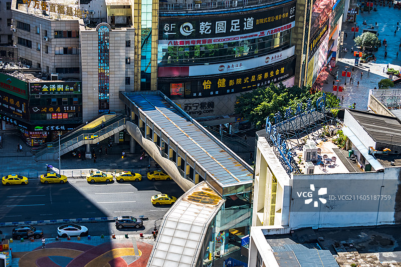 重庆南坪街景，山城立体画卷在白日舒展图片素材