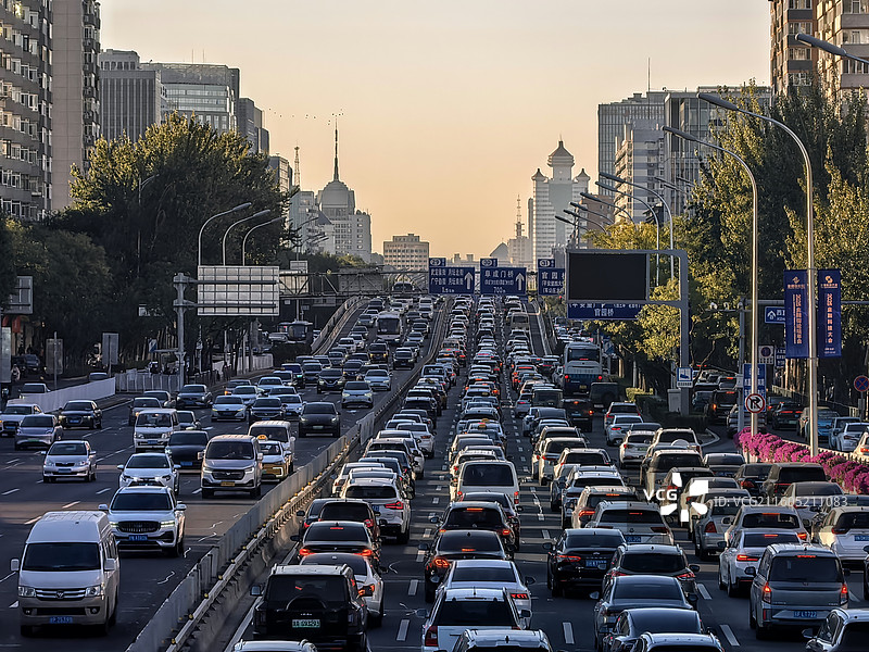 超大城市拥堵的早高峰（北京二环西直门立交）图片素材