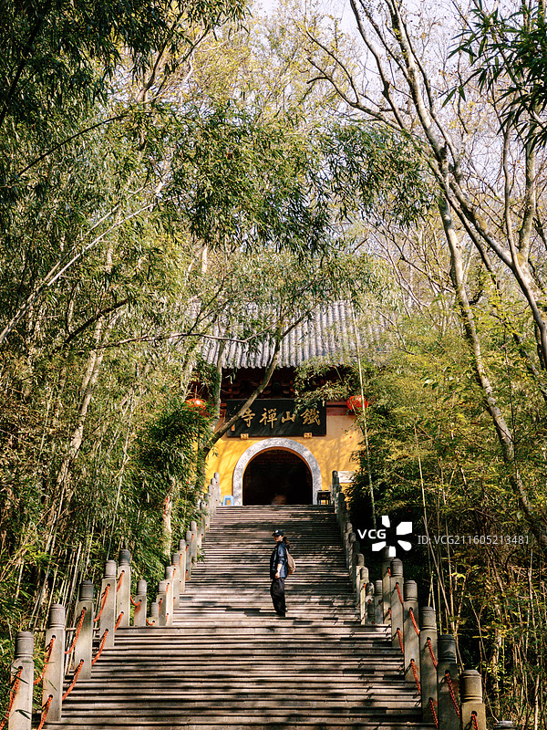 淮安文旅铁山寺国家森林公园内铁山禅寺朝拜多视角组图图片素材