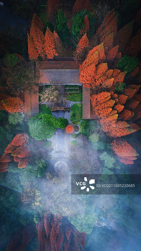 深秋古刹（都江堰灵岩寺）图片素材