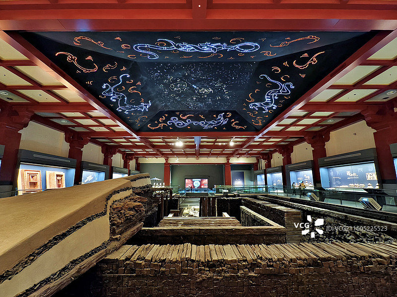 北京市丰台区，北京大葆台遗址博物馆内的大葆台西汉墓遗址（中国最早发现的大型“黄肠题凑”墓葬）图片素材