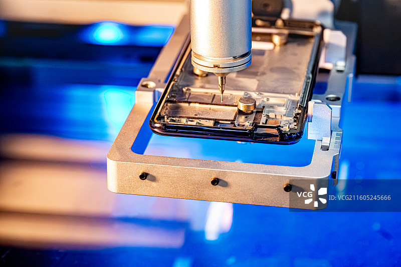 海克斯康 数控机床模具测量 手机壳多传感器三坐标检测复合视觉定位 多轴接触式扫描 松江科技城图片素材