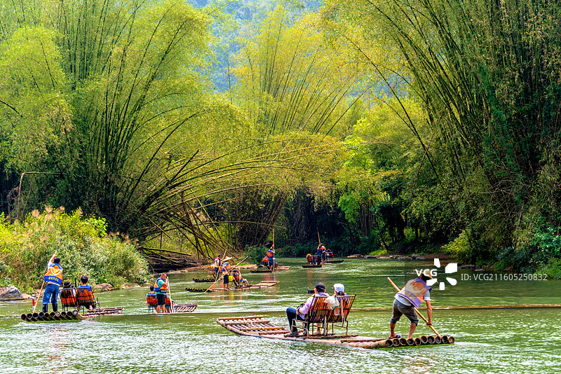 中国广西桂林阳朔遇龙河漂流图片素材