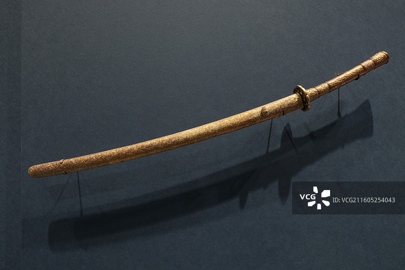 泰国国家博物馆金鞘金柄铁剑图片素材